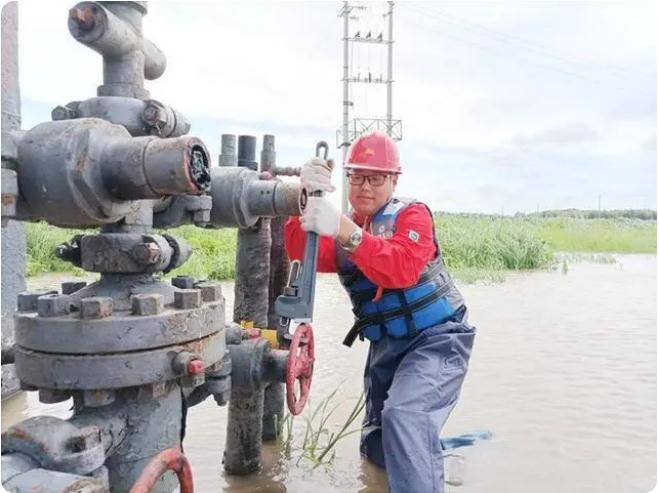 險(xiǎn)不除、人不休，水不降、人不退！大慶油田朝陽溝油田全力迎戰(zhàn)防汛“大考”